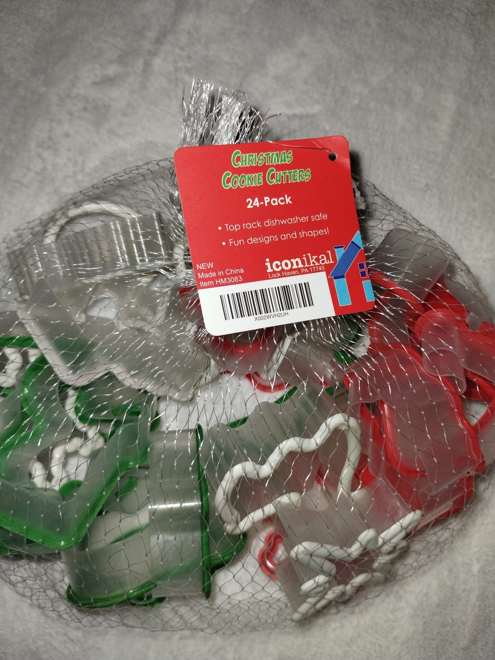 Christmas Cookie Cutters 24-Pack - Red, Green, White